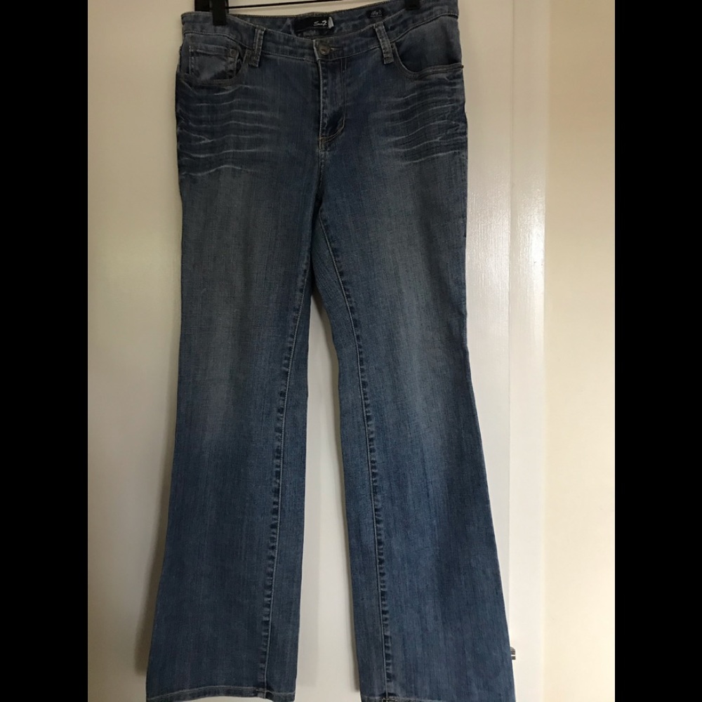 Seven7 , studio , blue jeans ,size 6 ,flare style